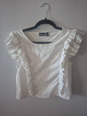 Pieces White Eyelet Ruffle Sleeve Blouse Size Medium